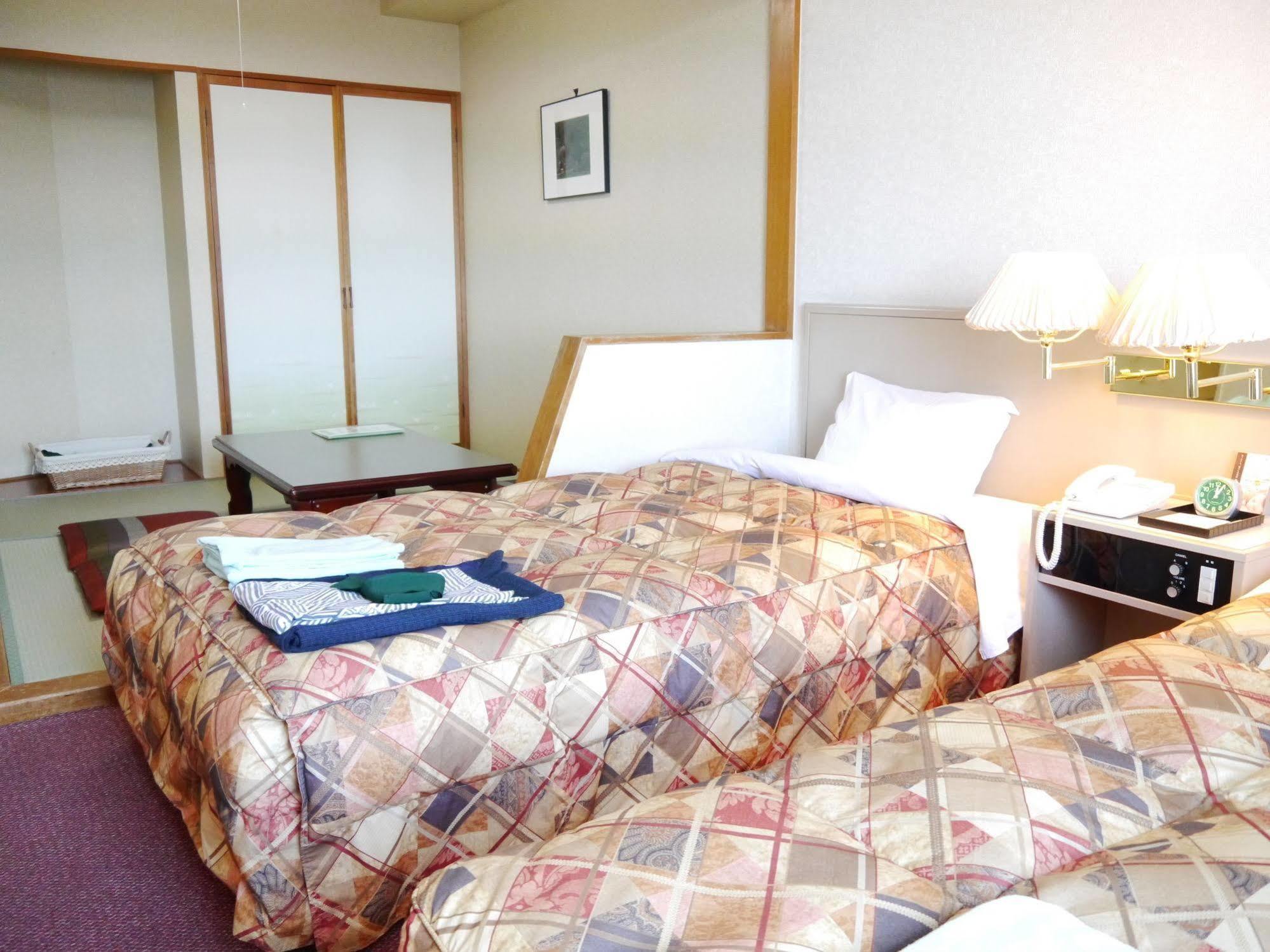 Hotel Park Hills Kamifurano Exterior photo
